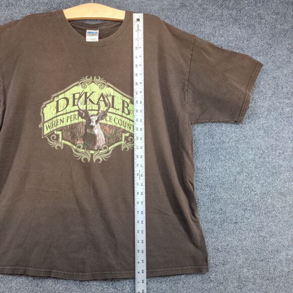 Gildan Men's Ultra Cotton Dekalb Deer Graphic T-Shirt Brown XL Short Sleeve - Picture 11 of 13